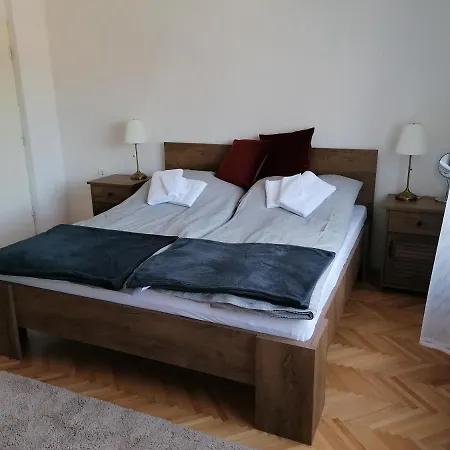 Apartment Vendeghaz A Kerekhegyi Pagonyhoz Zebegeny